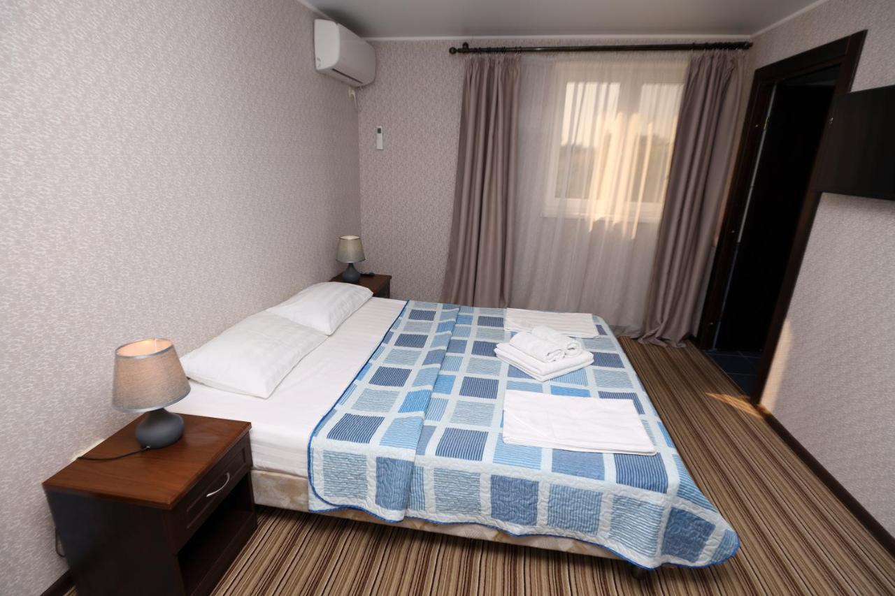 Hotel Capri Sukhumi Exteriör bild