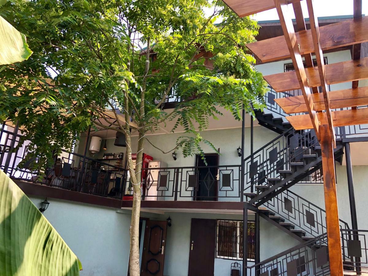 Hotel Capri Sukhumi Exteriör bild